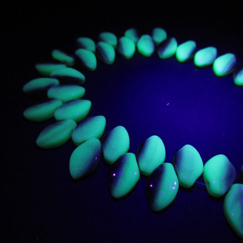 UG Leaf beads - Picture 8 of 8